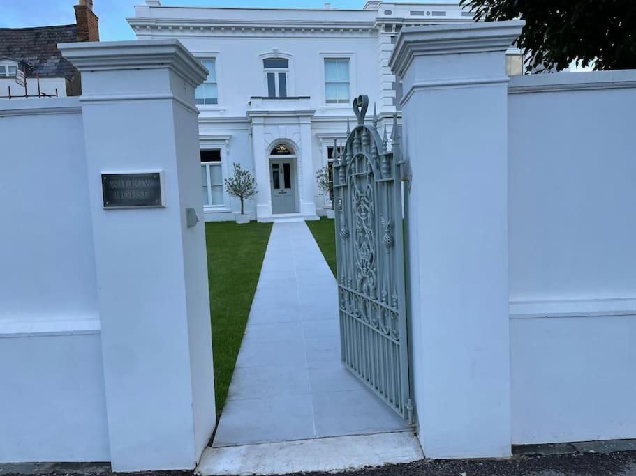 Willow House, Georgian Property In שפרטון מראה חיצוני תמונה